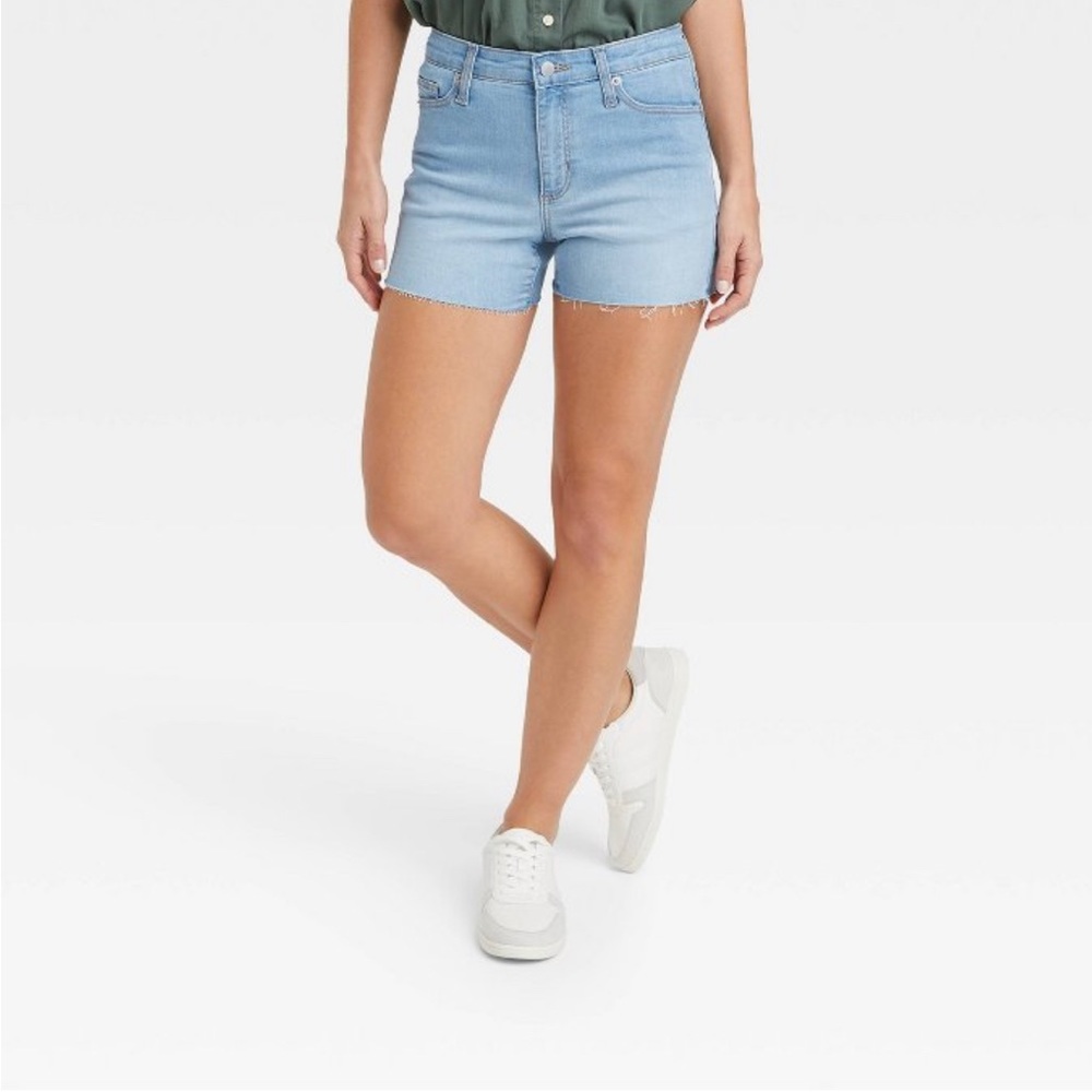 Women's shorts High Rise, Universal Thread, NWT. Size 4.